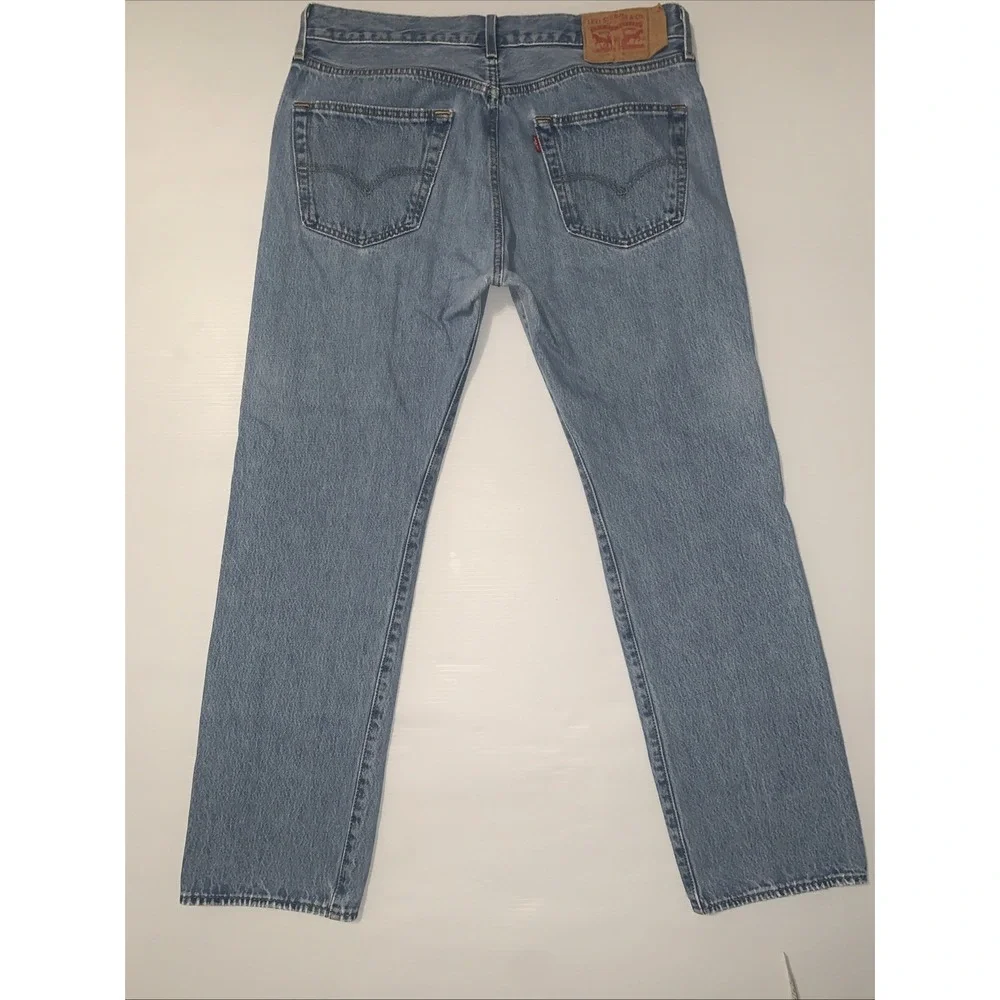 Levi's Men's 501 33x30 Original Straight Fit Jeans Blue Button Fly Medium Wash
